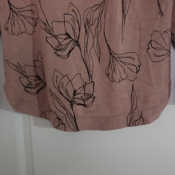 COPY - Cleo dust pink crewneck Fine Knit  sweater with large black floral print… - Picture 7 of 8